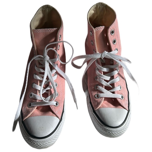 Converse Shoes - Pink Woman’s Converse High Top Shoes